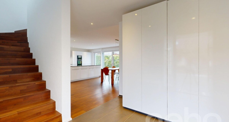 Lichtdurchflutetes 6.5-Zimmerhaus in ruhiger Lage image 12