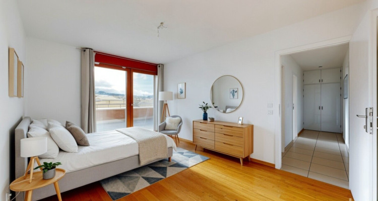 Attique lumineux de 4,5 pièces sans vis-à-vis image 8