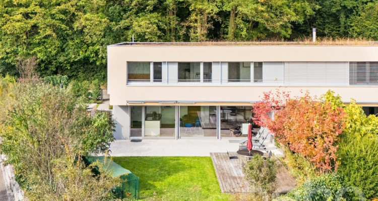 Stilvolle Doppelhaushälfte mit Garten und Weitblick in Reinach image 12