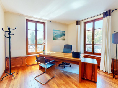 BUREAUX DE STANDING A LOUER image 1