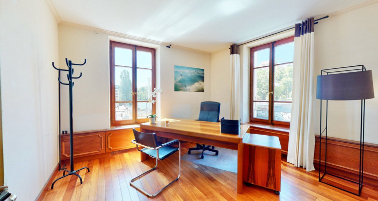 BUREAUX DE STANDING A LOUER image 1