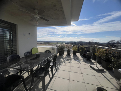 Vue sur les Alpes, lumière et exclusivité : attique contemporain avec terrasse panoramique image 3