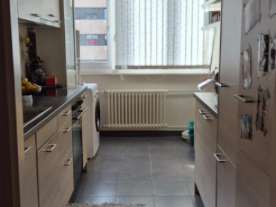 GENÈVE CENTRE – 4 PIÈCES AVEC BALCON & BOX FERMÉ image 4