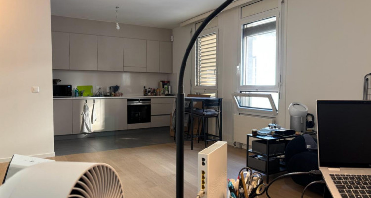 Magnifique et récent 3 pièces, hyper-centre de Genève image 3