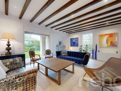 Au centre du village, vue lac image 5