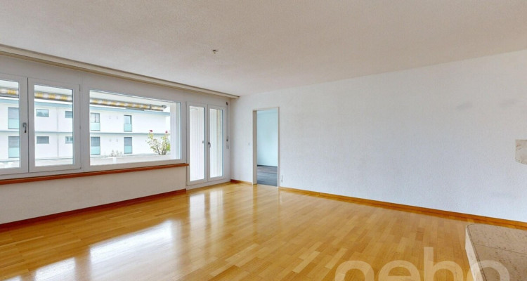 Attraktive 4.5-Zimmer-Wohnung mit Balkon an ruhiger Lage in Widen image 4