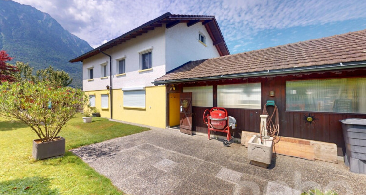 Le Bouveret: Villa de deux appartements en PPE image 1