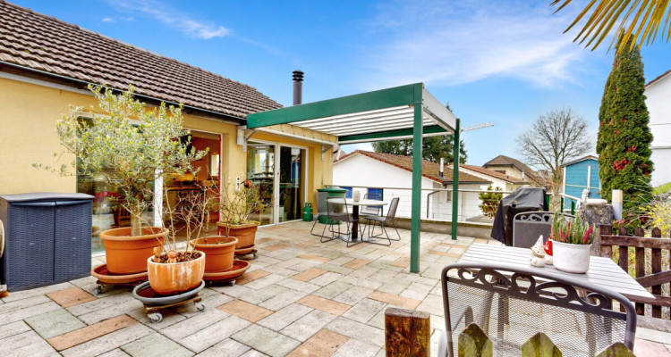 Grosszügiges Doppel-EFH mit Einliegerwohnung & Weitsicht image 9