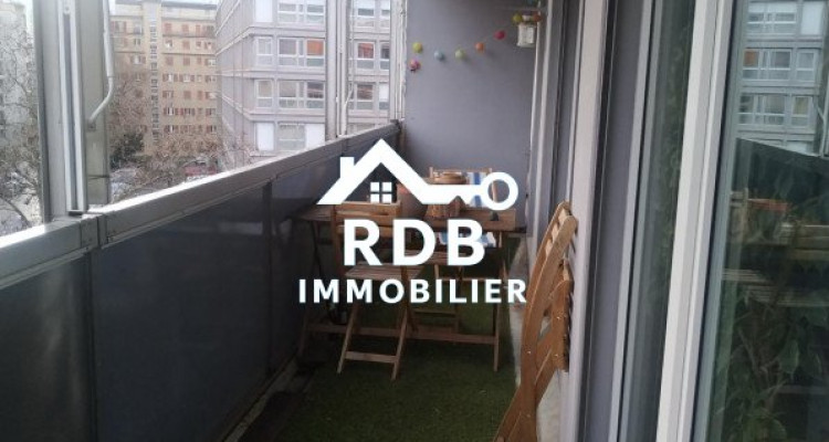 Appartement de 5 pièces au 4ème étage situé à Genève 1205 image 3