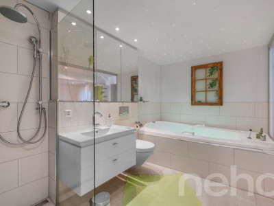 Grosszügiges Zweifamilienhaus an zentrumsnaher Lage image 8