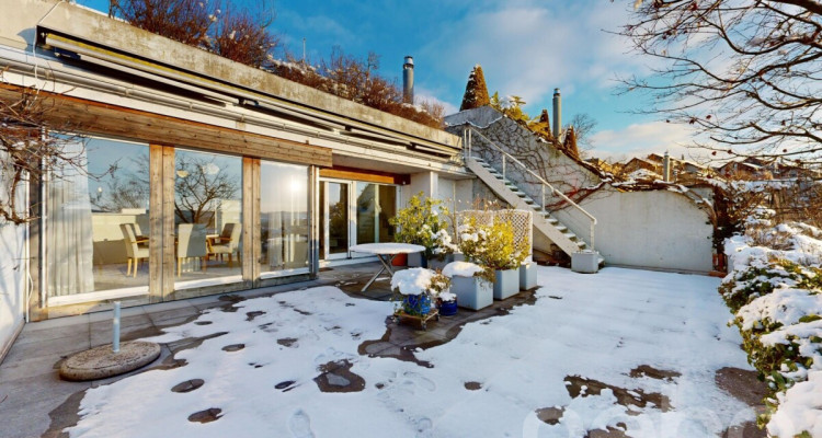 Terrassenwohnung auf zwei Ebenen mit Wintergarten und Panorama image 2