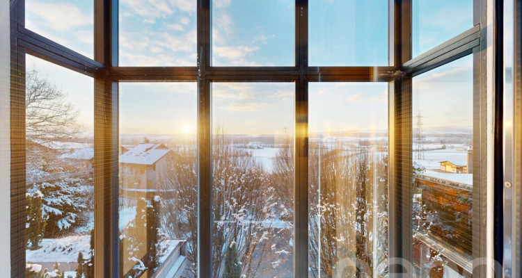 Terrassenwohnung auf zwei Ebenen mit Wintergarten und Panorama image 3
