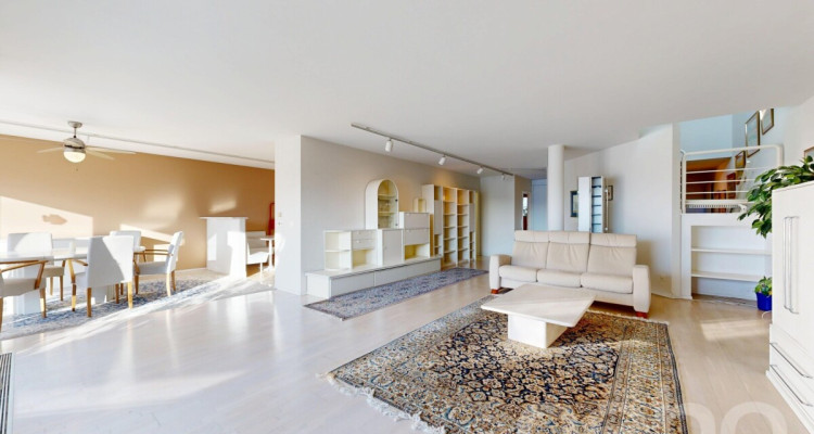 Terrassenwohnung auf zwei Ebenen mit Wintergarten und Panorama image 5