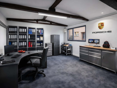 Courtételle – local professionnel accessible avec porte de garage image 2