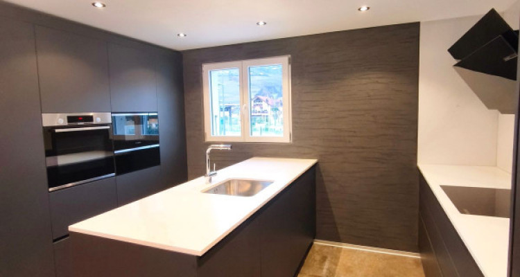 SAINT-LÉONARD - DUPLEX 4.5 PCES - ENTIÈREMENT RÉNOVÉ - TERRASSE image 8