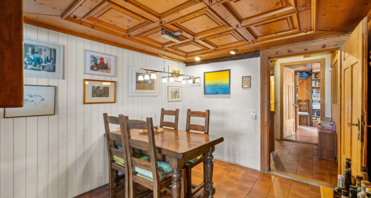 6.5-Zimmer-Eckreihenhaus mit Weitsicht, grossem Garten und Geschichte image 5