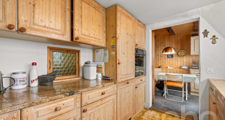 6.5-Zimmer-Eckreihenhaus mit Weitsicht, grossem Garten und Geschichte image 7