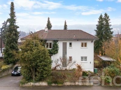 Grosses Einfamilienhaus mit Einliegerwohnung und Gartenparadies image 1