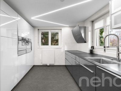 Grosses Einfamilienhaus mit Einliegerwohnung und Gartenparadies image 2