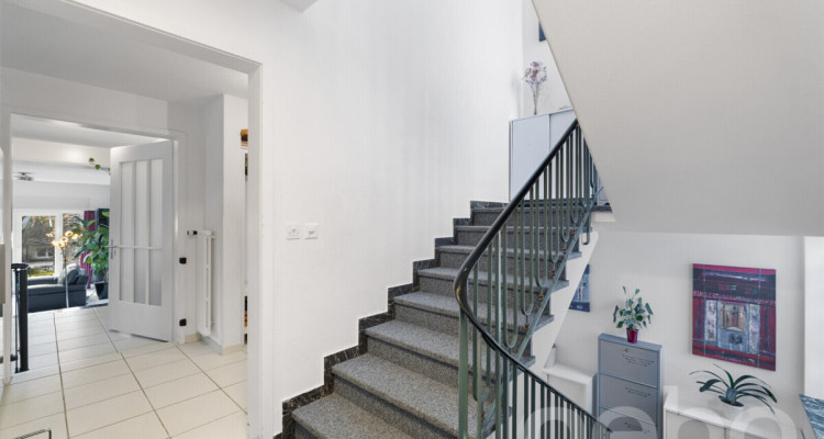 Grosses Einfamilienhaus mit Einliegerwohnung und Gartenparadies image 7