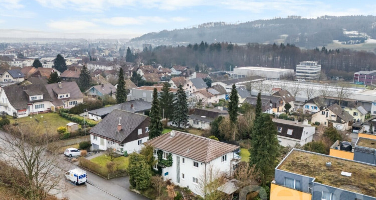 Grosses Einfamilienhaus mit Einliegerwohnung und Gartenparadies image 12