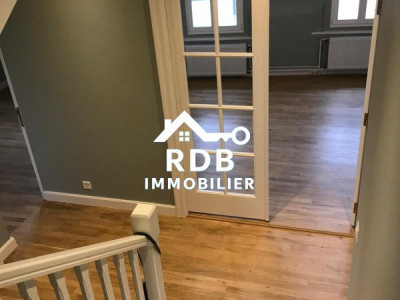 Appartement en duplex rénové de 5 pièces situé à Collex 1239 image 11