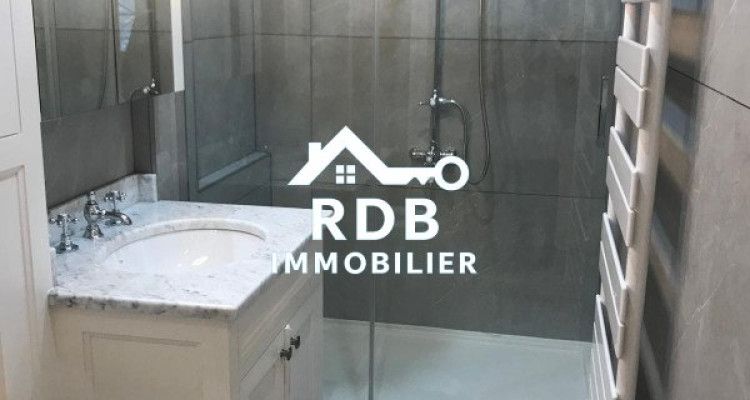 Appartement en duplex rénové de 5 pièces situé à Collex 1239 image 12