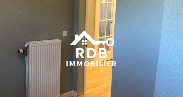 Appartement en duplex rénové de 5 pièces situé à Collex 1239 image 7