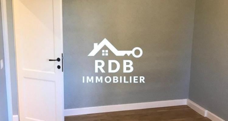 Appartement en duplex rénové de 5 pièces situé à Collex 1239 image 6