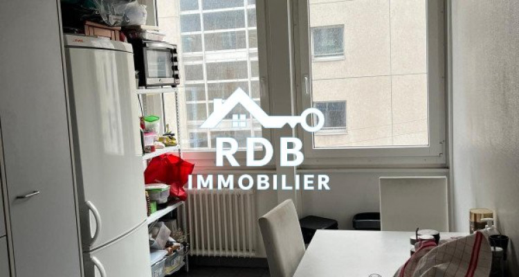 Appartement de 5 pièces au 3ème étage situé à Genève 1201 image 5