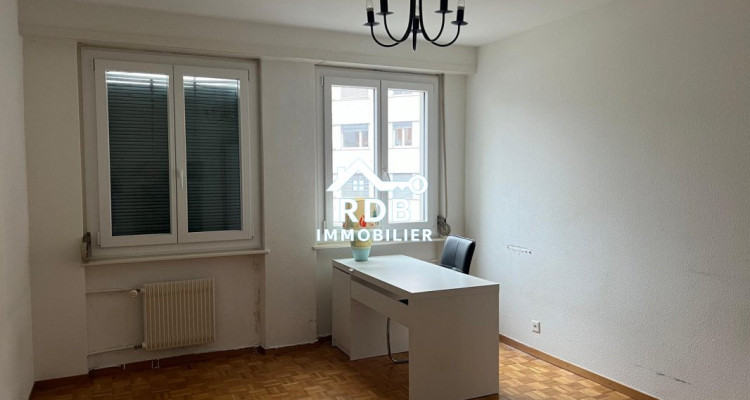 Appartement de 5 pièces au 3ème étage situé à Genève 1201 image 7