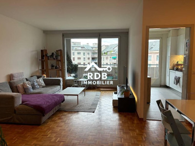 Appartement de 5 pièces au 4ème étage situé à Carouge 1227 image 1