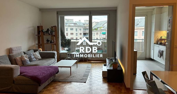 Appartement de 5 pièces au 4ème étage situé à Carouge 1227 image 1