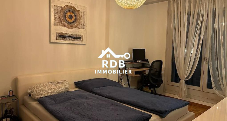 Appartement de 5 pièces au 4ème étage situé à Carouge 1227 image 3
