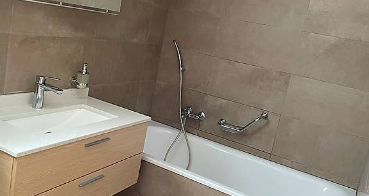 Appartement de 3,5 pièces avec grand jardin à 2500fr  image 5