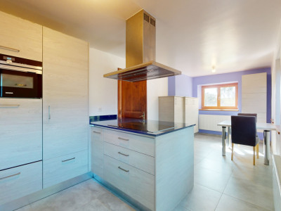 Spacieux triplex avec terrasse, jardin et piscine intérieure image 9