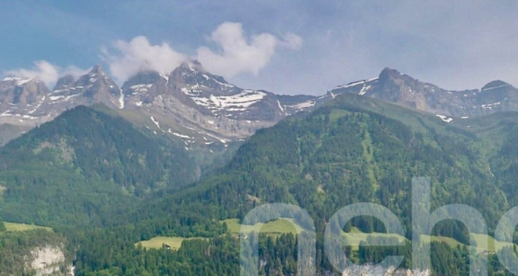 Appartement entièrement rénové plein centre Champéry, vue panoramique image 2