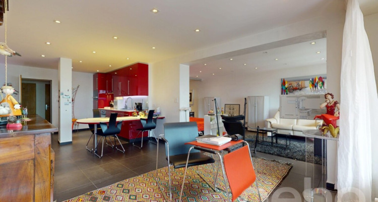 Appartement entièrement rénové plein centre Champéry, vue panoramique image 5