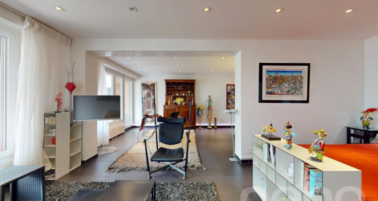 Appartement entièrement rénové plein centre Champéry, vue panoramique image 12