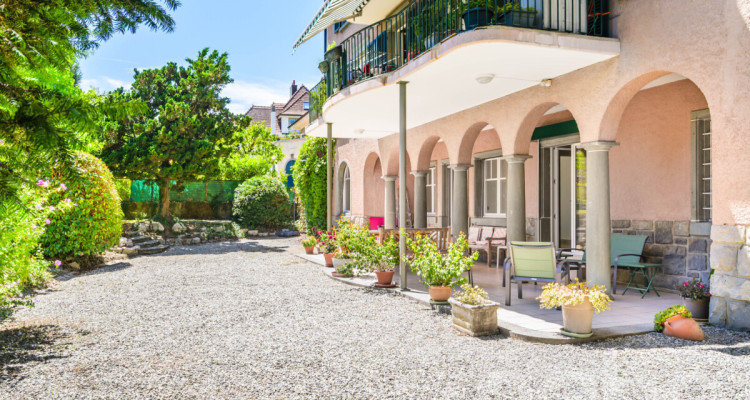 Prestige et rareté à Lausanne ? appartement de caractère avec jardin image 8