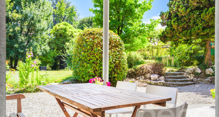 Prestige et rareté à Lausanne ? appartement de caractère avec jardin image 12