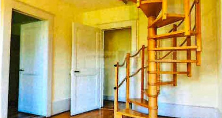 Appartement duplex 6p dans une jolie maison, 2200fr à Moudon image 2