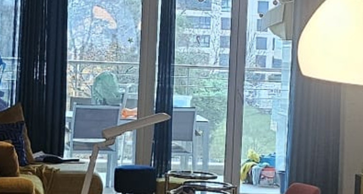 Magnifique 5 pièces à Thônex avec 2 balcons et place de parking intérieure image 5