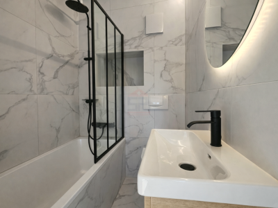 Maison jumelée entièrement rénovée en 2025 Jardin plein sud & volumes généreux image 8