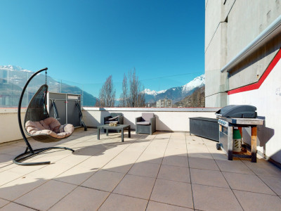 Duplex surplombant la ville de Sion! image 4