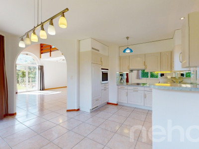 Spacieuse maison familiale avec jardin à Vétroz image 5