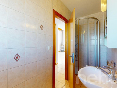 Spacieuse maison familiale avec jardin à Vétroz image 9