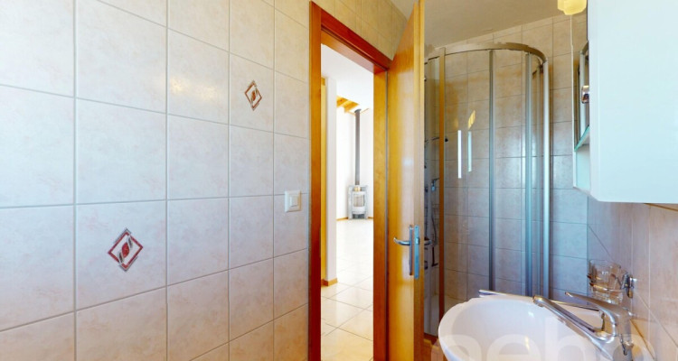 Spacieuse maison familiale avec jardin à Vétroz image 9