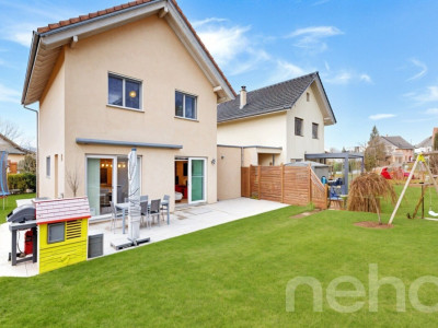 Maison lumineuse de 4 chambres avec jardin et garage fermé image 2