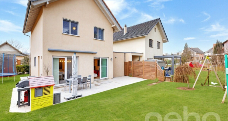 Maison lumineuse de 4 chambres avec jardin et garage fermé image 2